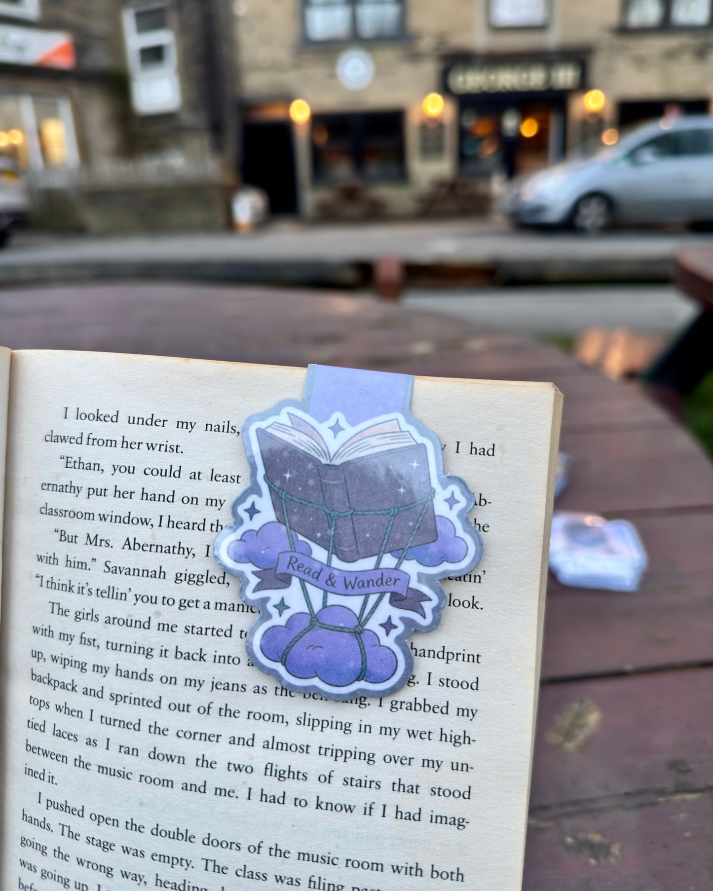 Read & Wander Magnetic Bookmark